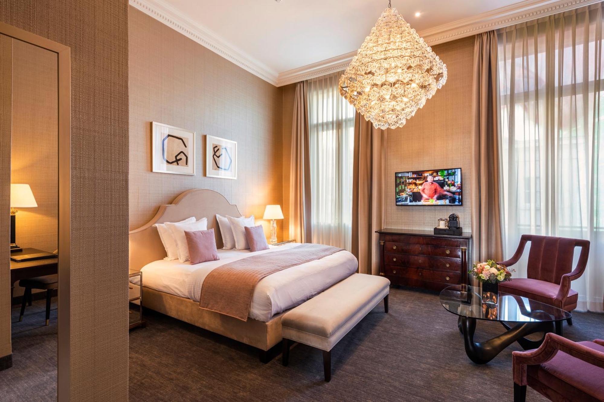 Luxury Suite,1278414913:JPEG
